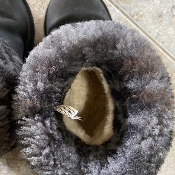 Kids Ugg boots - Picture 8 of 8